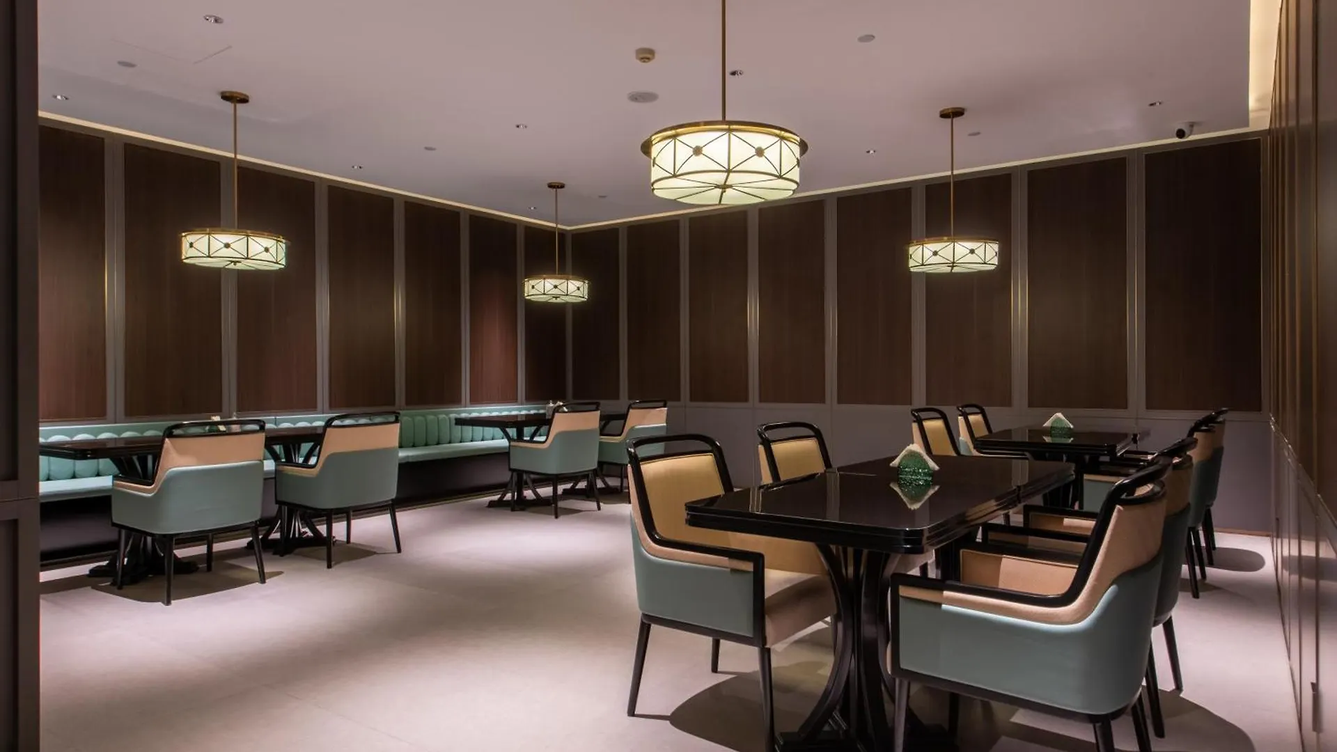 Shenzhen Bao 'An Airport Meilun Hotel 4*,